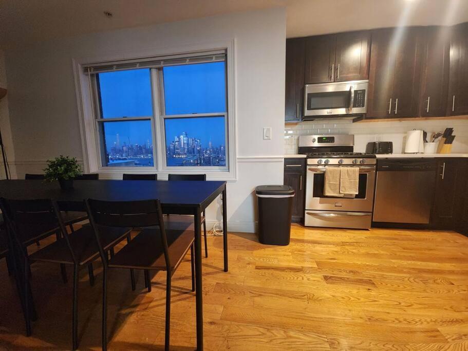 Luxurious 2 Bed ! Mins To Nyc! Διαμέρισμα Union City Εξωτερικό φωτογραφία
